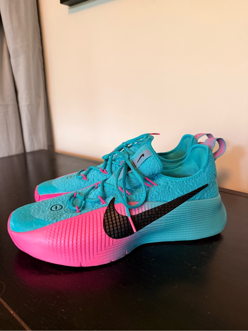 Nike LeBron TR 1 Miami Vice South Beach Basketball Low Sneaker Men’s size 11